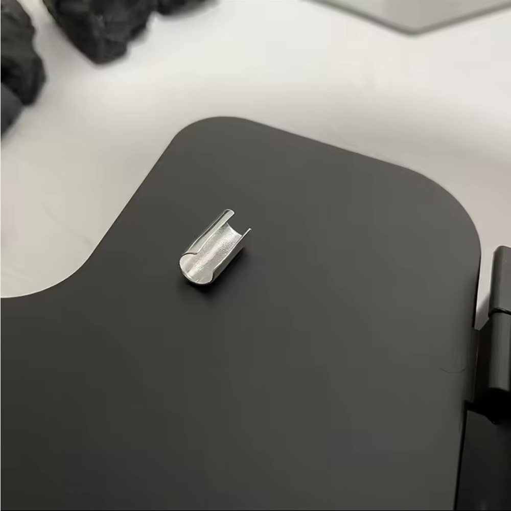 Silver 'Reine' Ear Cuff - Picture 2 of 4
